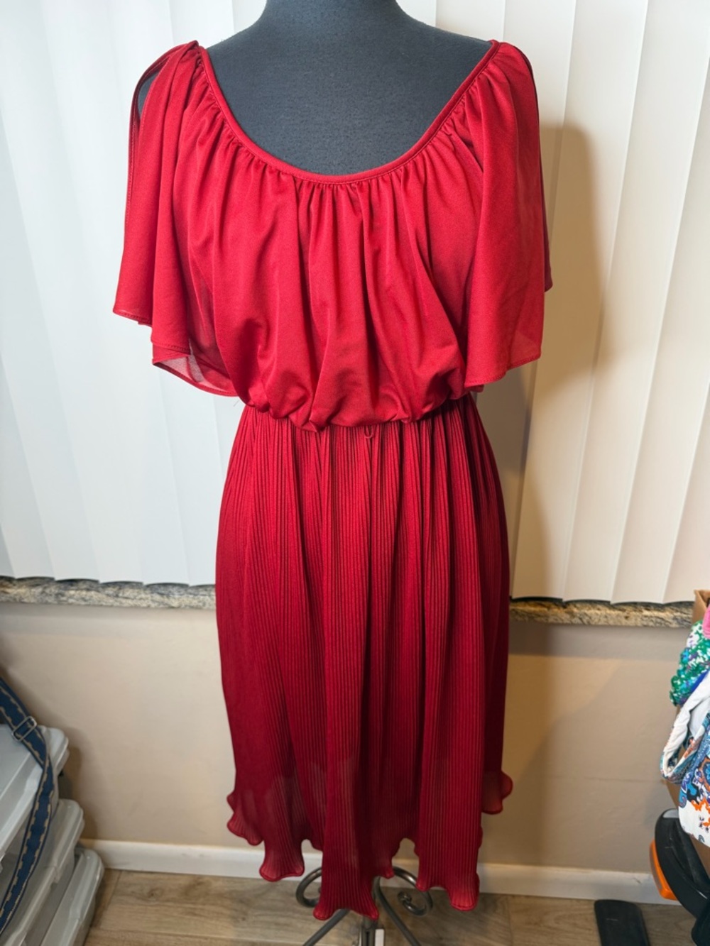 Young Edwardian Vintage Women’s Red Pleated Midi Dress with Flutter Sleeves SZ 9